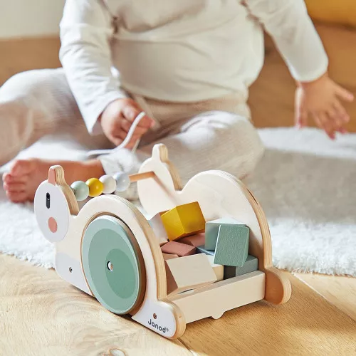 Pull Along Snail Cube Trolley - Image 2